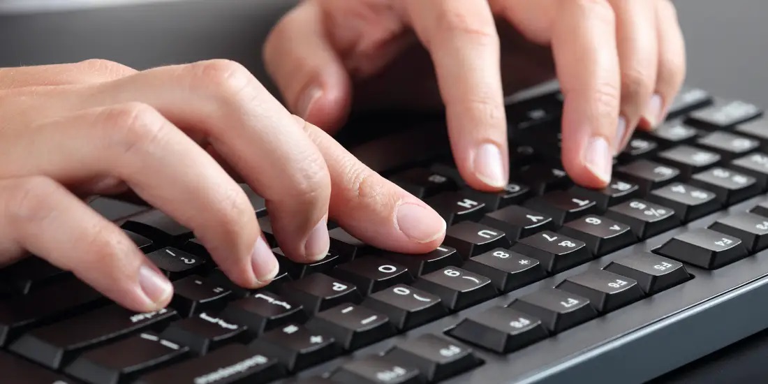 Tips agar Anda Dapat Mengetik di Keyboard dengan Cepat 