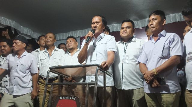 DPC Partai Gerindra Kota Bitung saat melakukan konfrensi pers (Fto/Yaser)