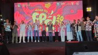 Wali Kota dan Wakil Wali Kota Bitung, Maurits Mantiri - Hengky Honandar saat membuka road to FPSL 2023. (Fto/Ist)