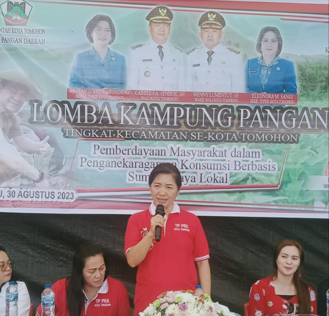 Ketua TP-PKK kota Tomohon Drg. Jean D'Arc Senduk Karundeng