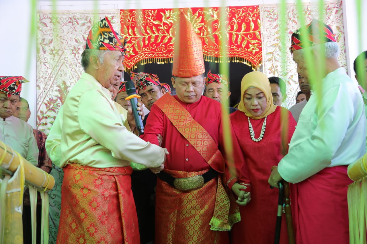 Suasana kegiatan prosesi adat poponagan kon komalig mointok.(Foto : Kominfo)