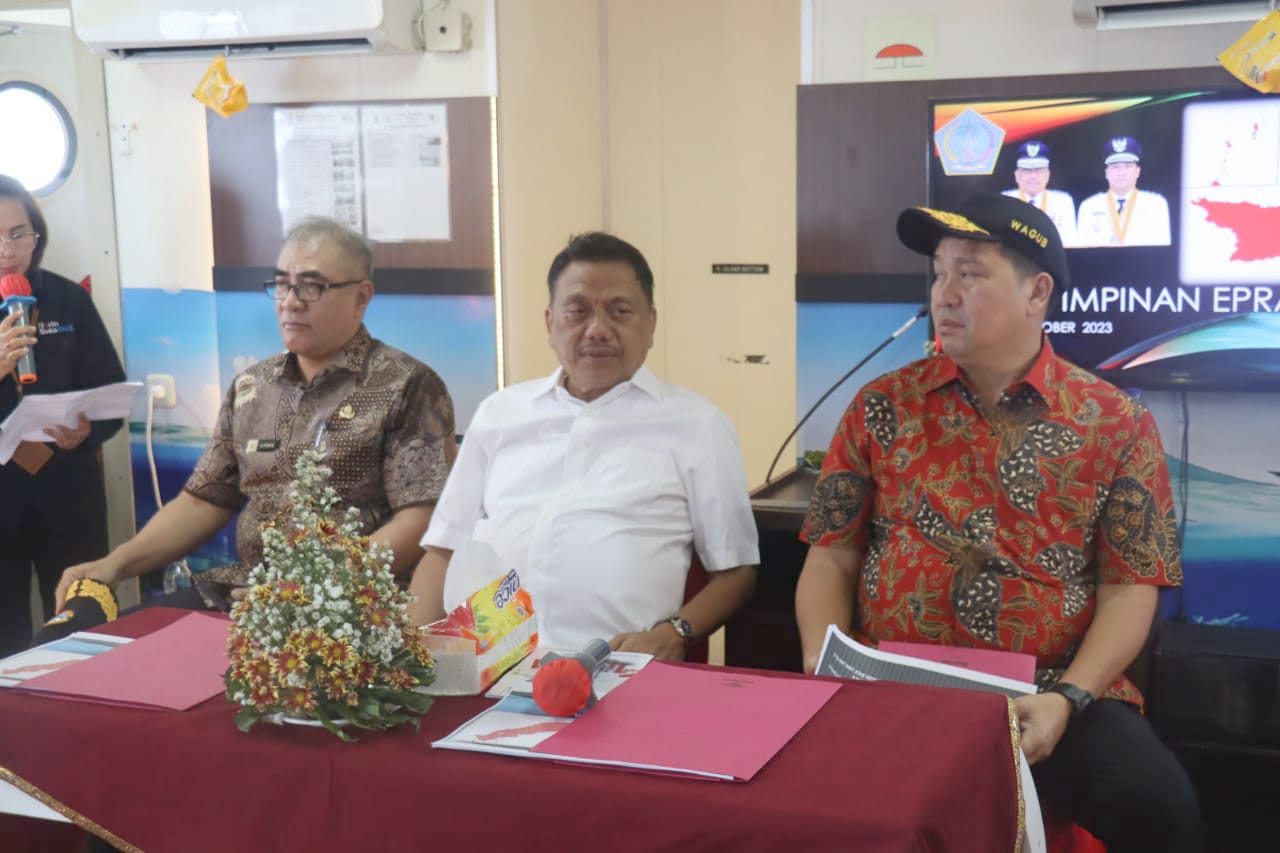 Rapat Pimpinan (Rapim) Evaluasi Pengawasan Realisasi Anggaran (EPRA) APBD serta APBN Tahun Anggaran (TA) 2023 Pemerintah Provinsi Sulawesi Utara, Kamis (5/10/2023), di atas Kapal Nirmala Bahari I.